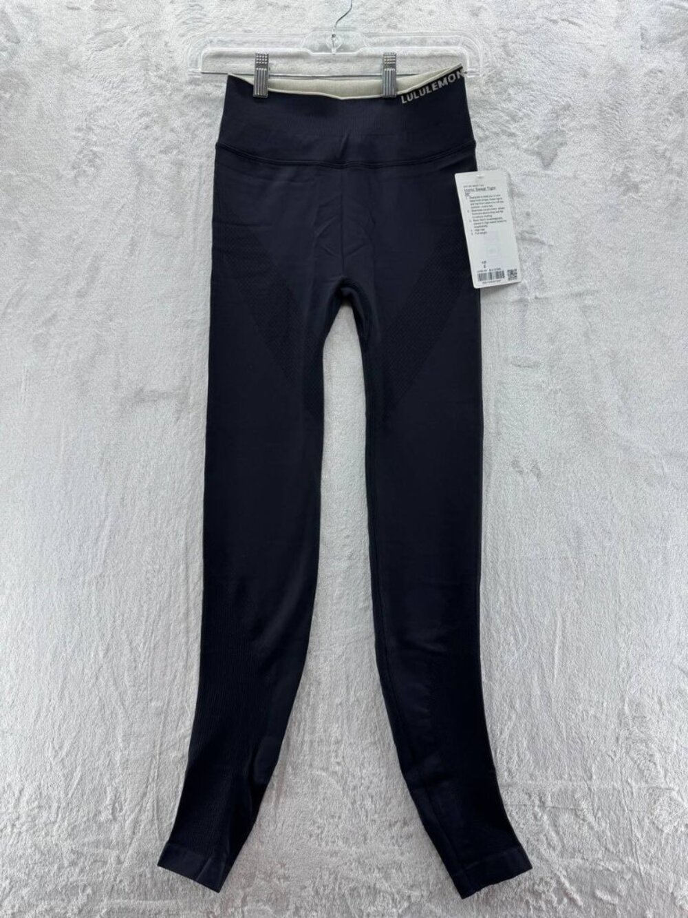 NWT - Lululemon Iconic Sweat Tight Black / Ocean Mist | SIZE: 6